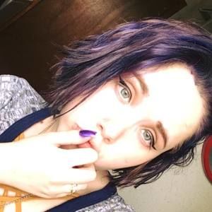 Meet your Posher, Halie